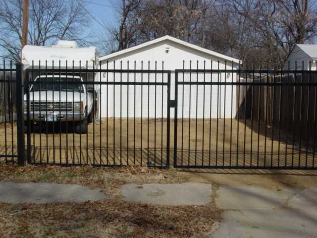 10805 Itasca Dr - Photo 3 of 11