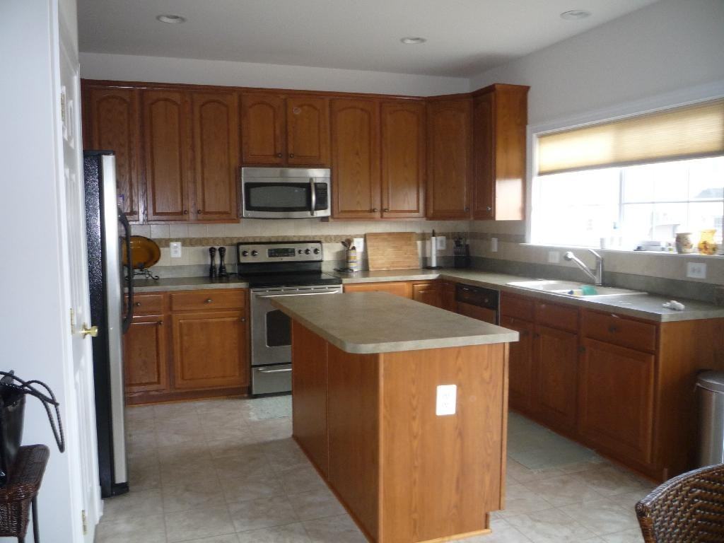 6215 Lawson Dr - Photo 2 of 11