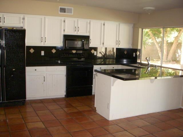 9270 E Kalil Dr - Photo 2 of 7