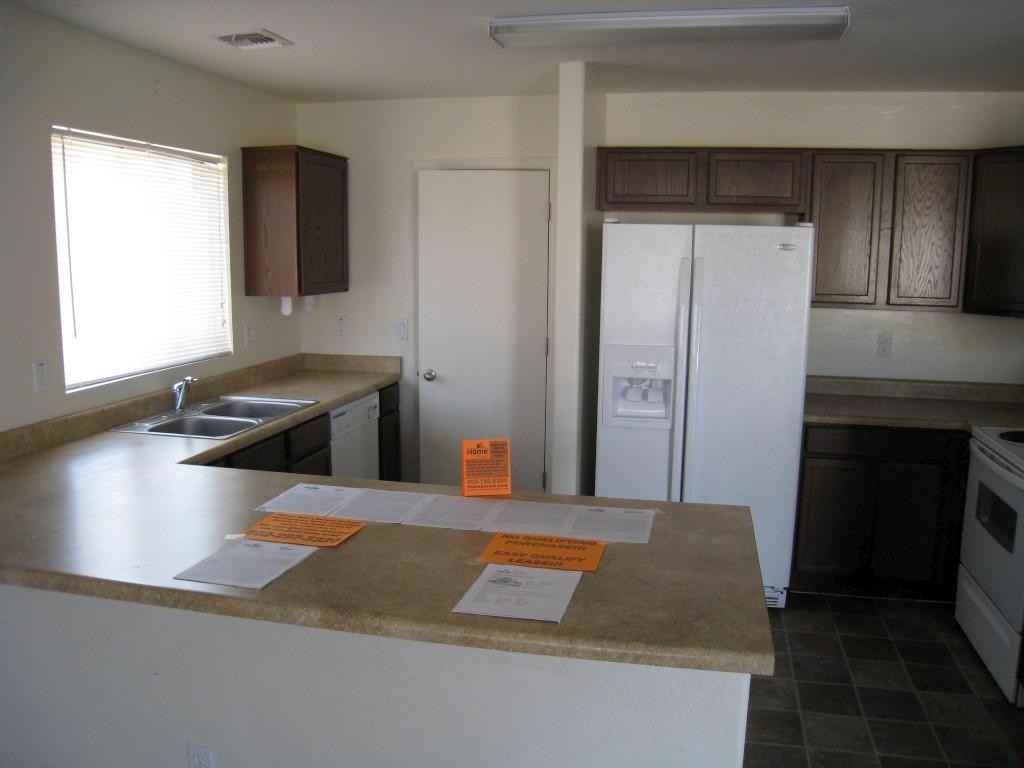 24026 W Chambers St - Photo 3 of 14