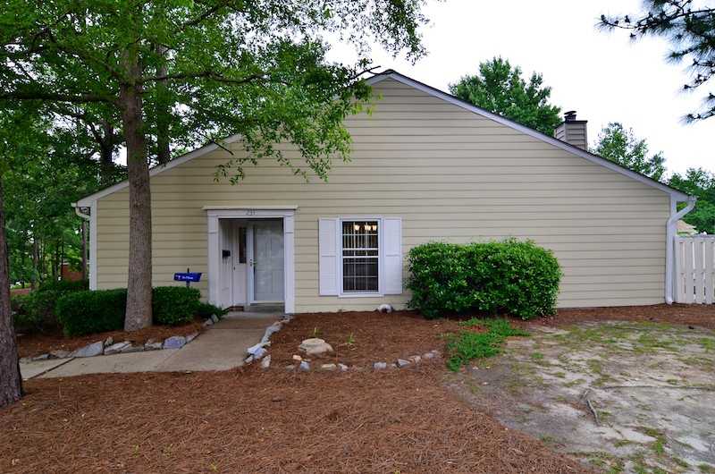 235 Center Ct - Photo 2 of 27