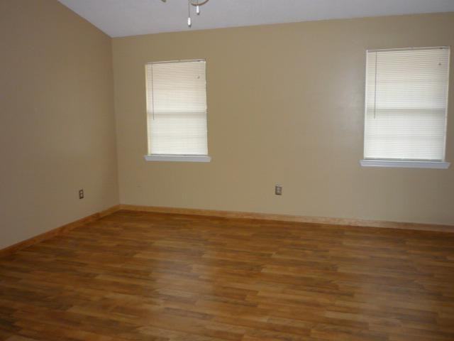 821 Waterfield Dr - Photo 2 of 8