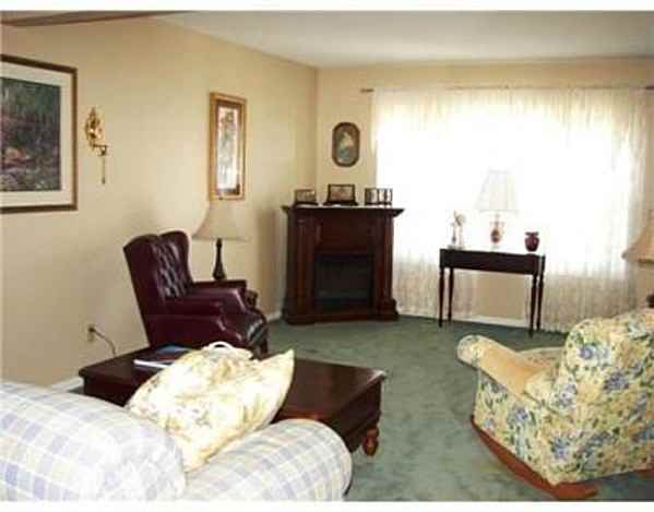 28 Lee Dr - Photo 2 of 16