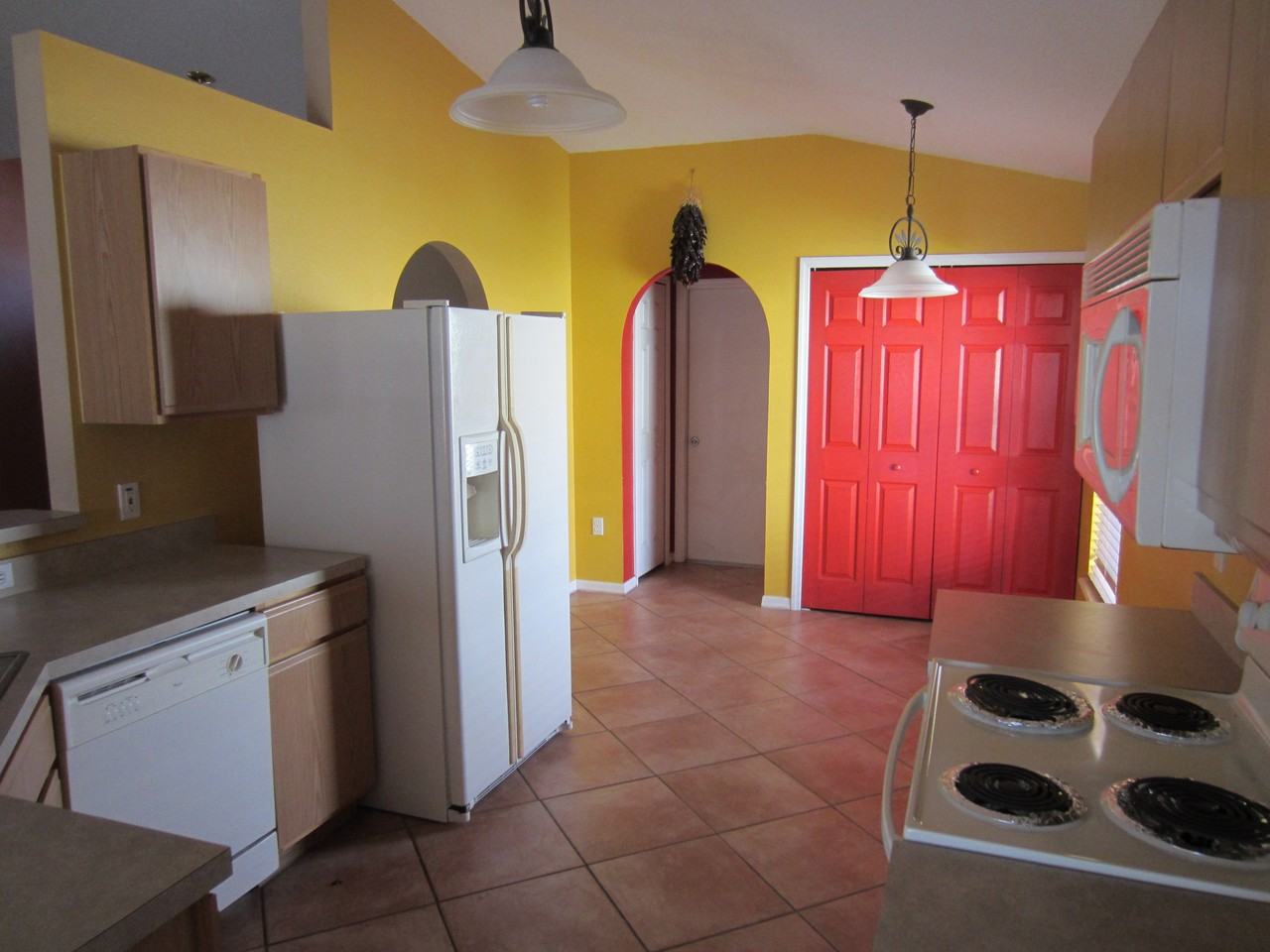 363 Villa Dr - Photo 2 of 17