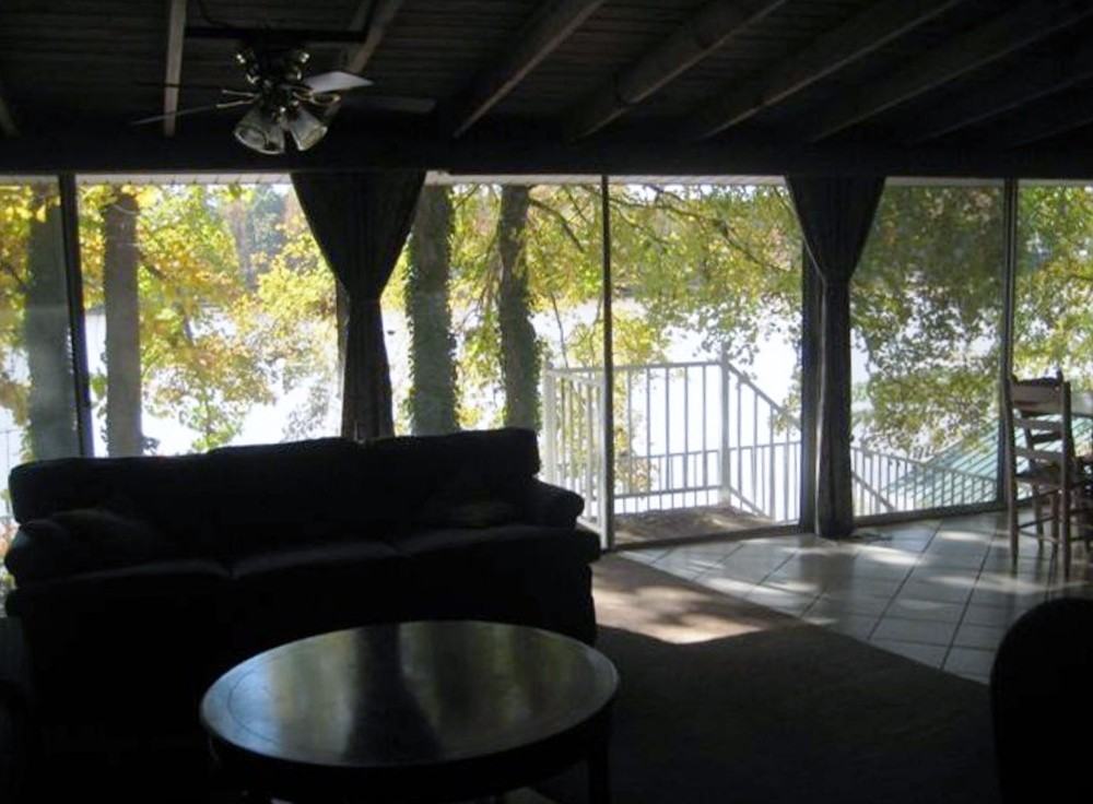 321 Thomas Dr SW - Photo 3 of 14