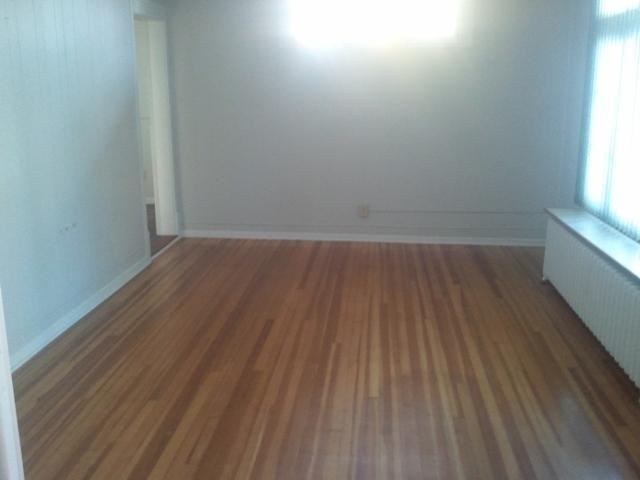 1207 Court St - Photo 2 of 6