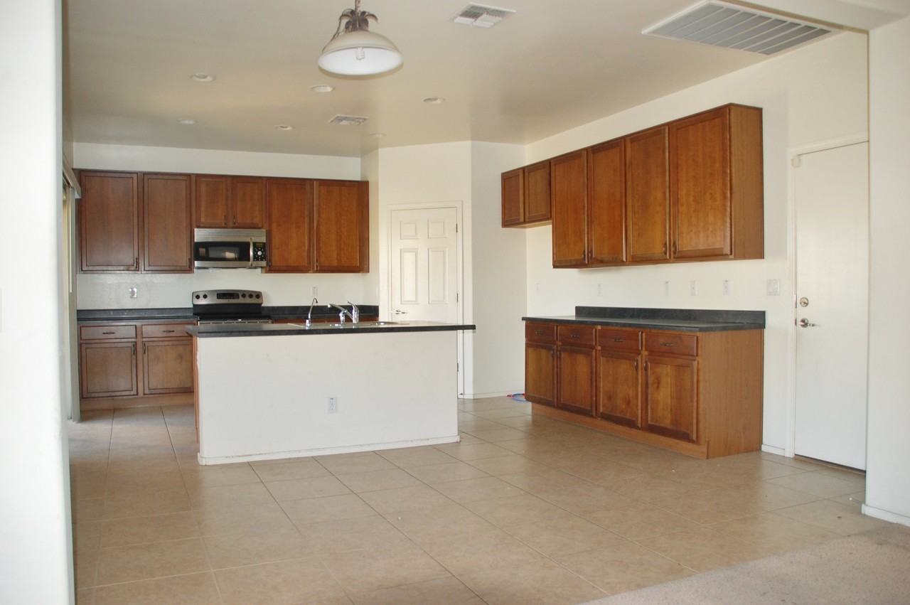 5308 W Fawn Dr - Photo 2 of 17