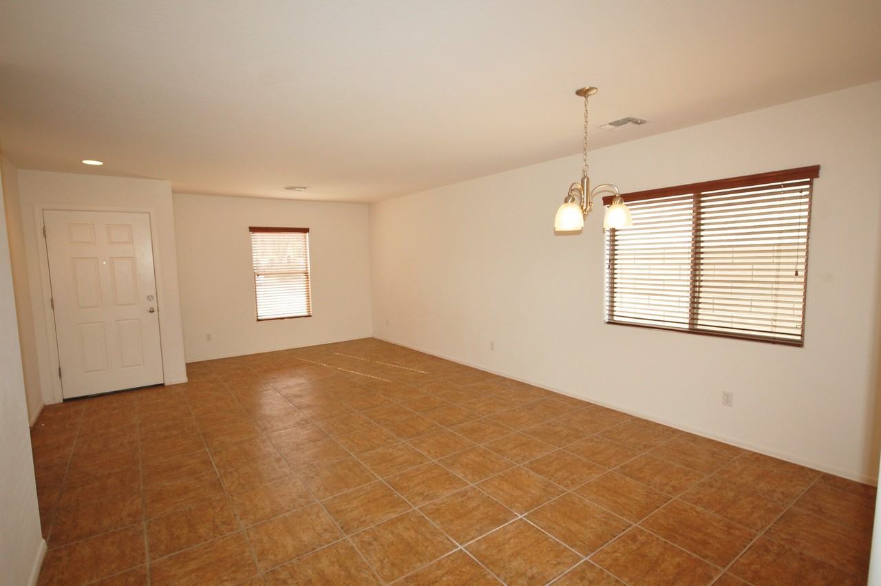 43194 W Jeremy St - Photo 3 of 23