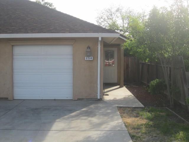 254 S Hinkley Ave - Photo 2 of 12