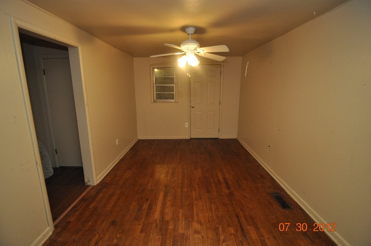 3050 E Wyman Rd - Photo 3 of 11