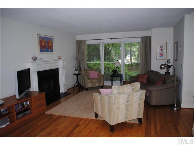 114 Channing Ln - Photo 2 of 9