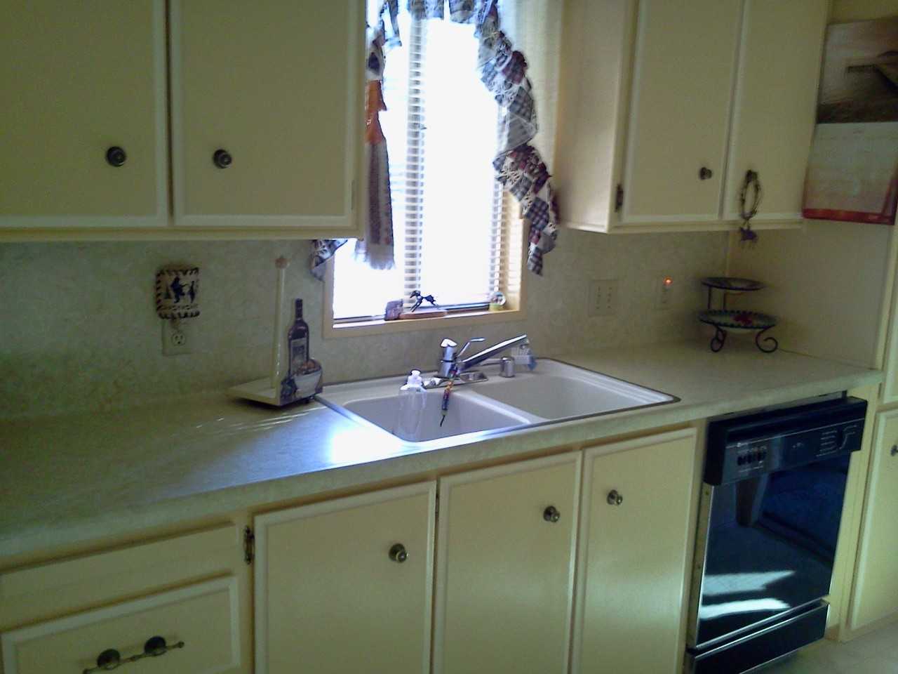 5226 Royal Oaks Dr - Photo 2 of 10