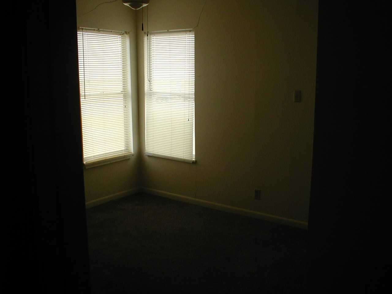 406 Rivers St - Photo 3 of 15