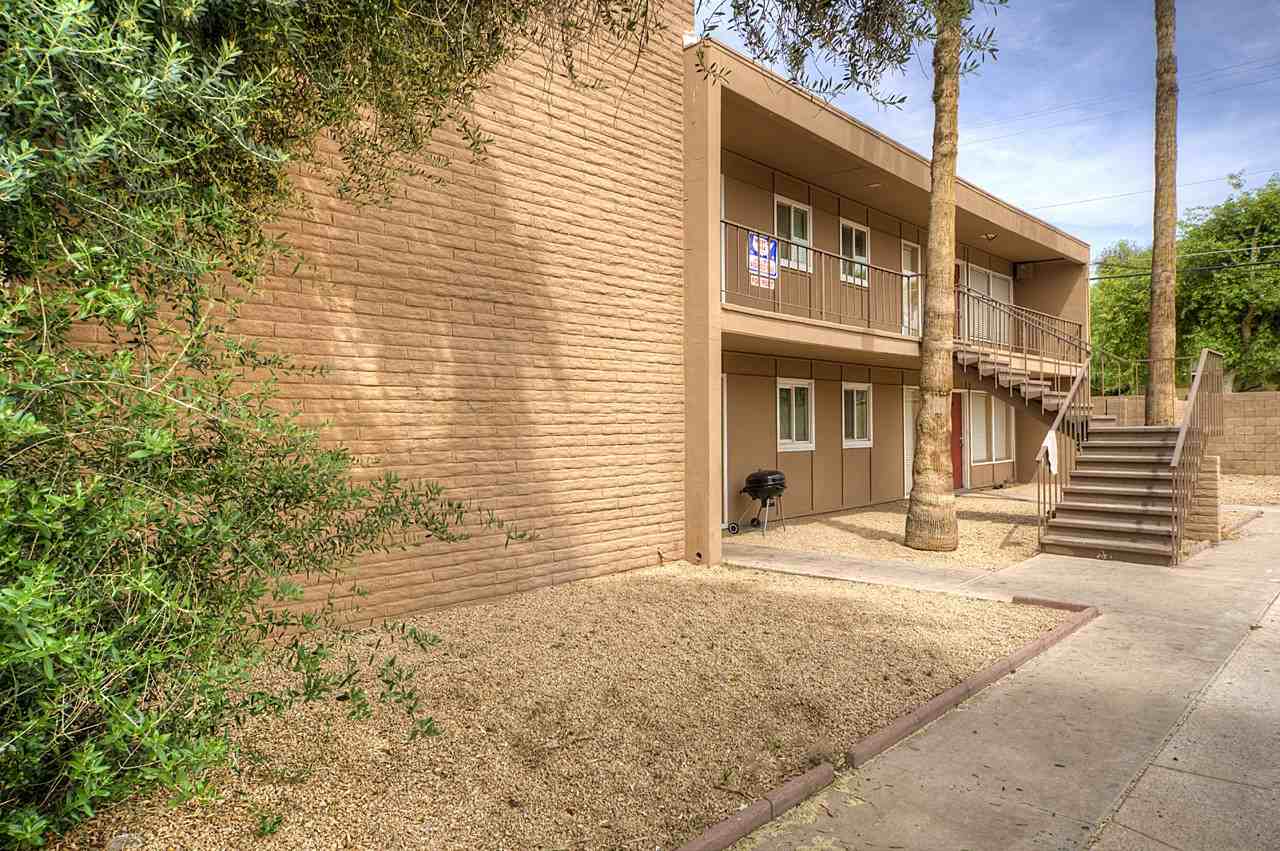 2923 N 38th St #3 - Photo 3 of 30