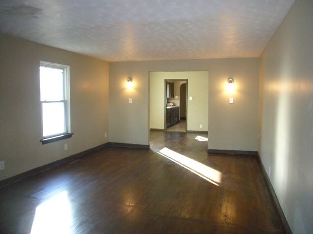 1117 Huey St - Photo 3 of 18