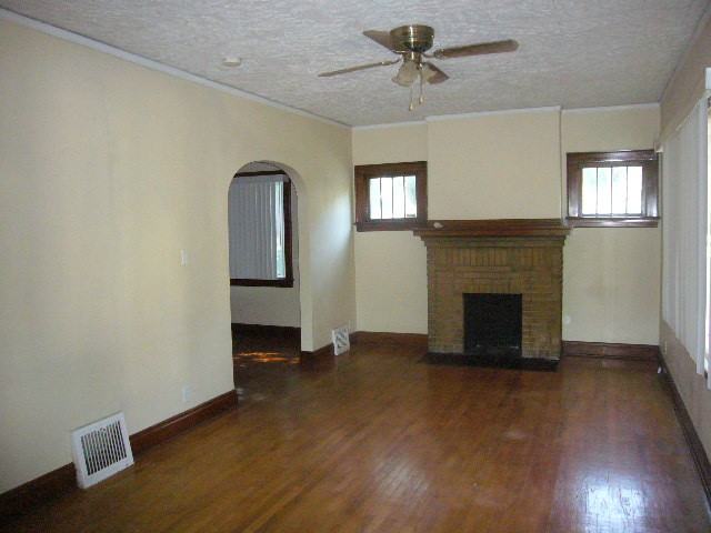 1018 N Meade St - Photo 3 of 11