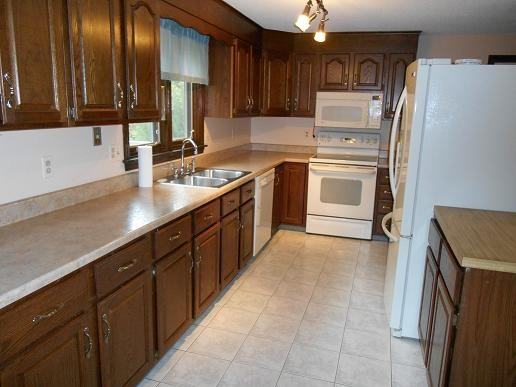 218 Sutton Dr - Photo 3 of 5