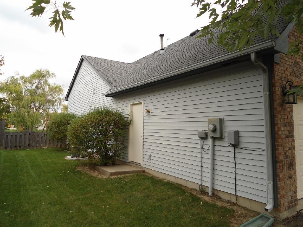 10220 Park Stream Dr - Photo 2 of 11