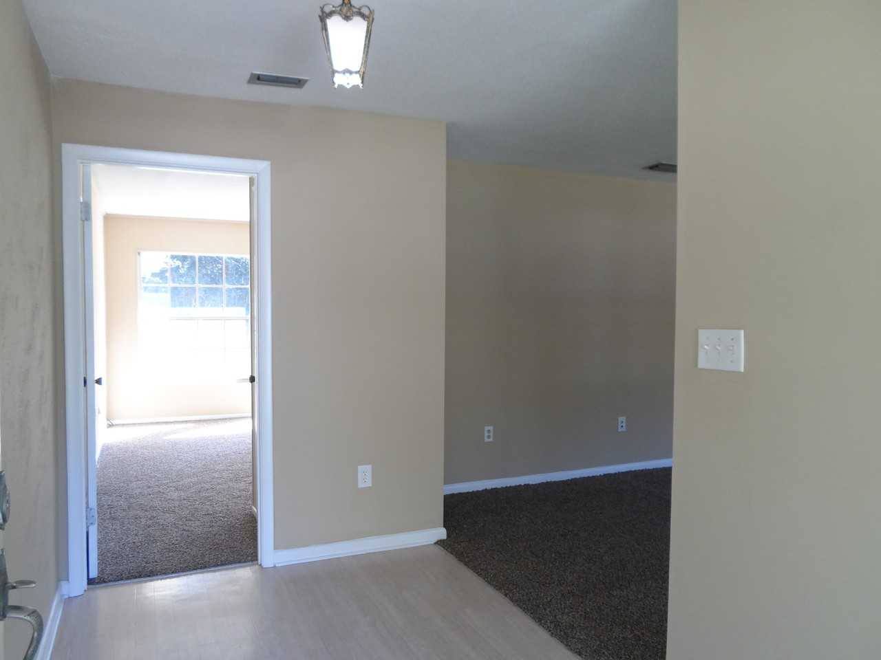 1421 NW 31st St - Photo 2 of 15