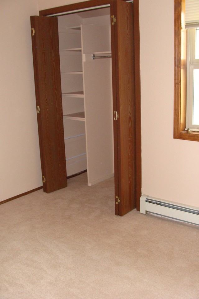 128 High Rd - Photo 3 of 13