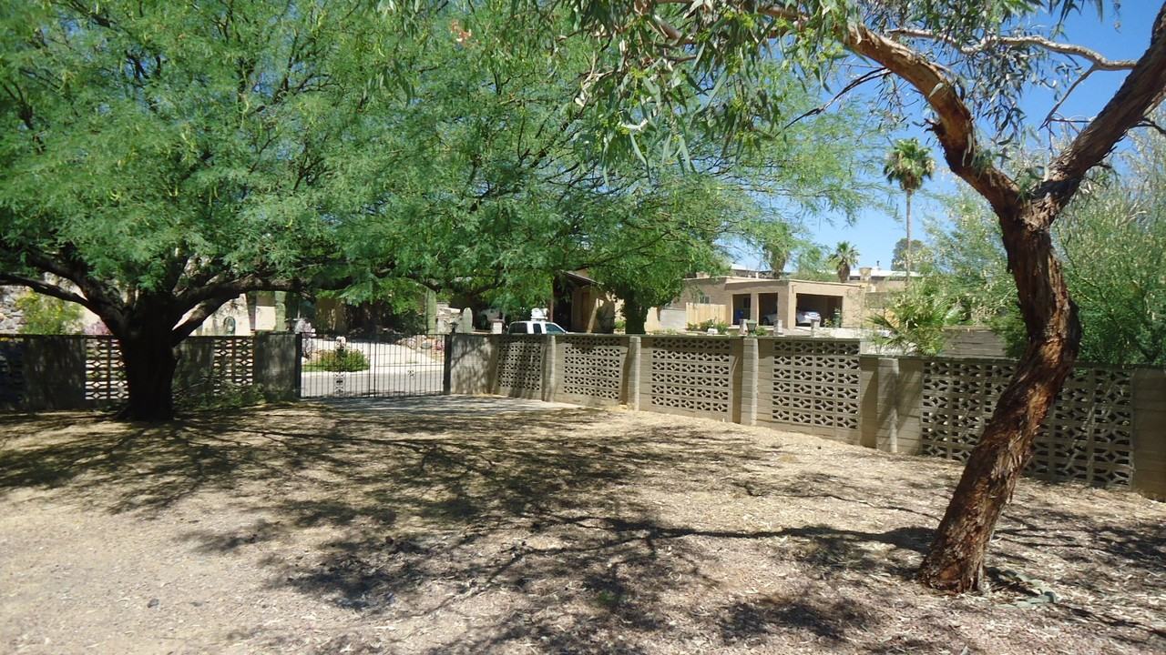 2832 W St Tropaz Ave - Photo 2 of 5