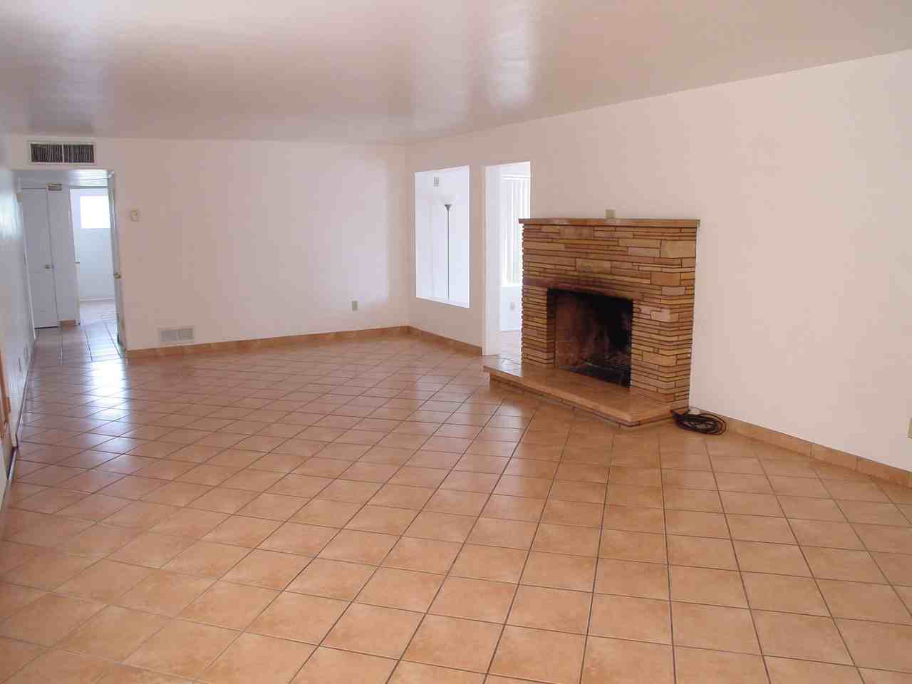 2602 E Exeter St - Photo 3 of 17