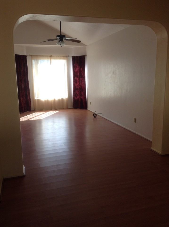 11831 N Gray Eagle Ave - Photo 3 of 16