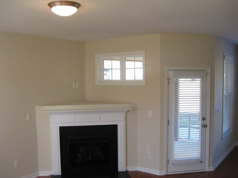 209 Haywood Ln - Photo 3 of 22