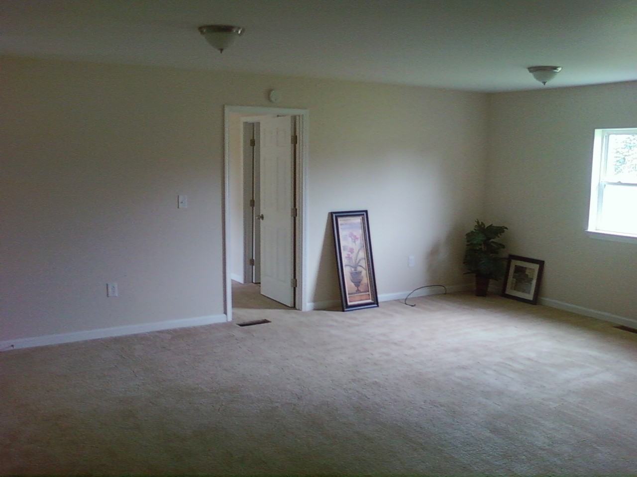 943 Glover Rd - Photo 3 of 6