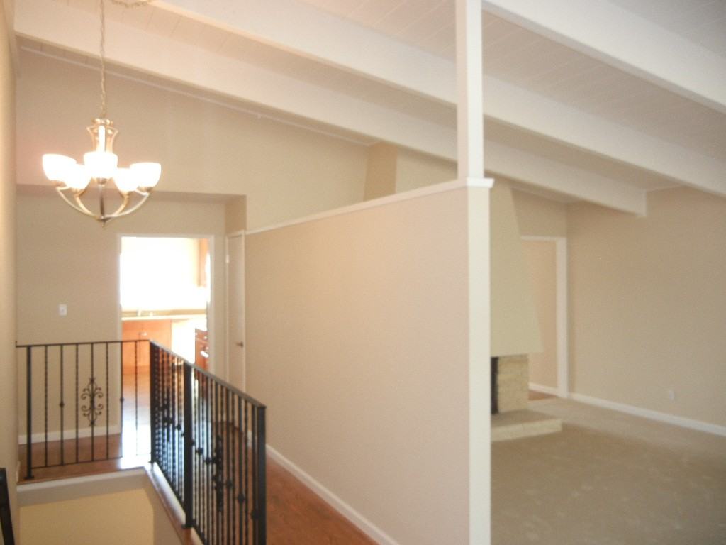 1749 Valley View Ave - Photo 3 of 14