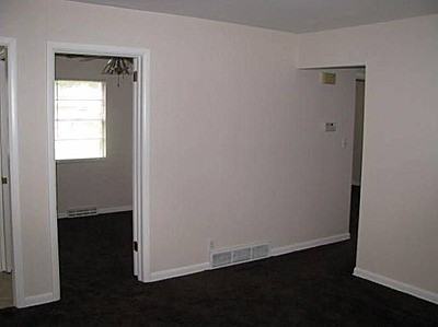 7117 Askew Ave - Photo 2 of 5