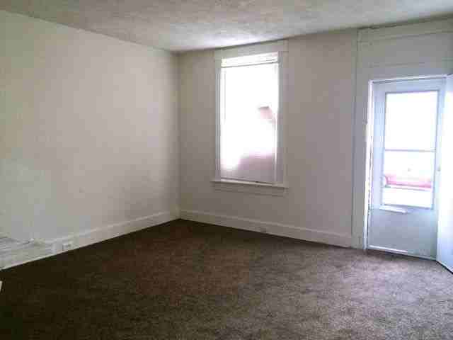 4135 Lakeman St - Photo 3 of 9