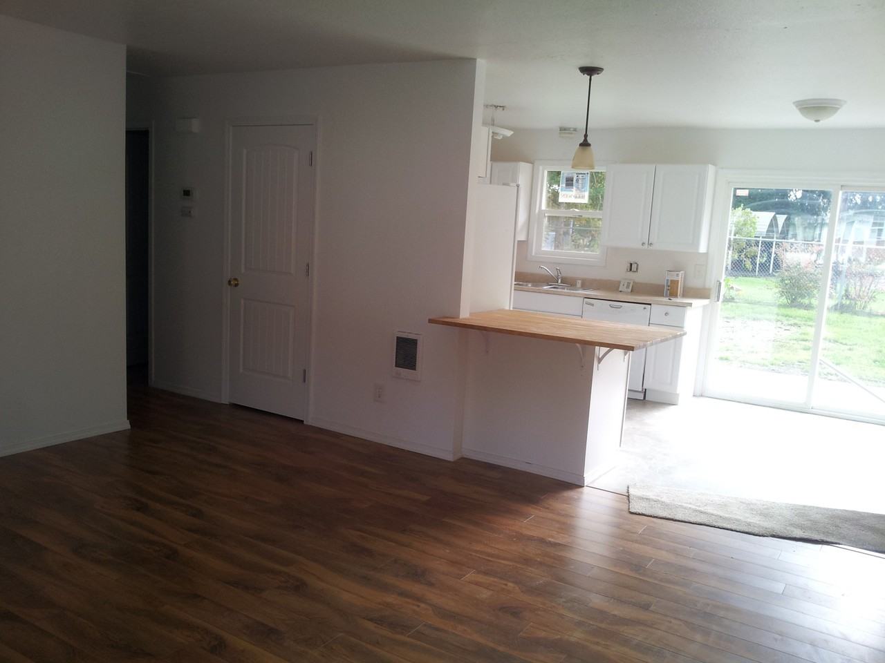 13601 NE 65th St - Photo 3 of 19