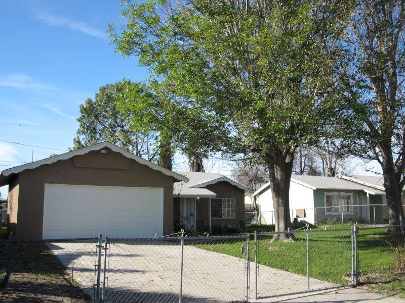 3930 Carmelina St - Photo 2 of 22