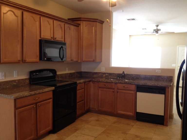 13180 W Redfield Rd - Photo 2 of 7
