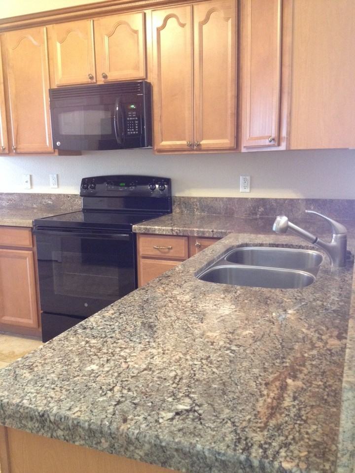 13180 W Redfield Rd - Photo 3 of 7