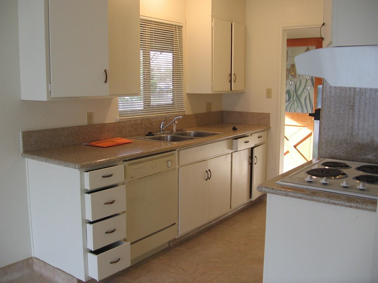 7037 Lincoln Oaks Dr - Photo 3 of 9