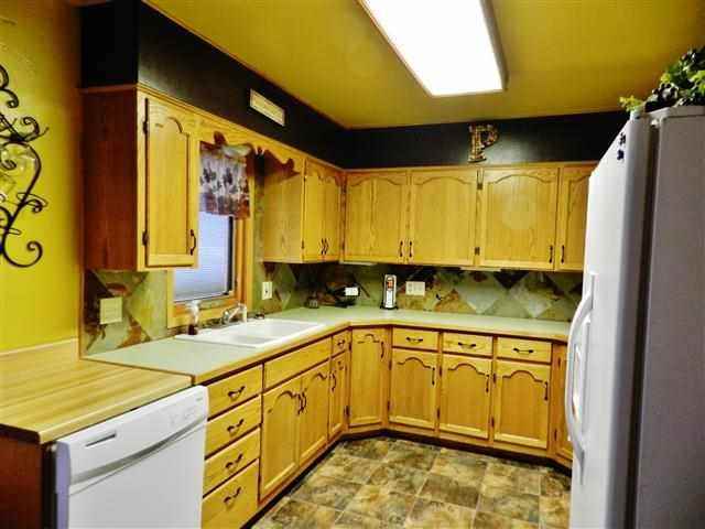 2062 10th Ave - Photo 2 of 4