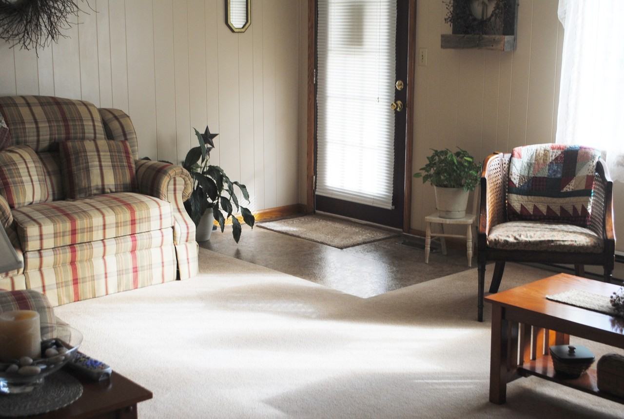 4323 Broadford Rd - Photo 3 of 14