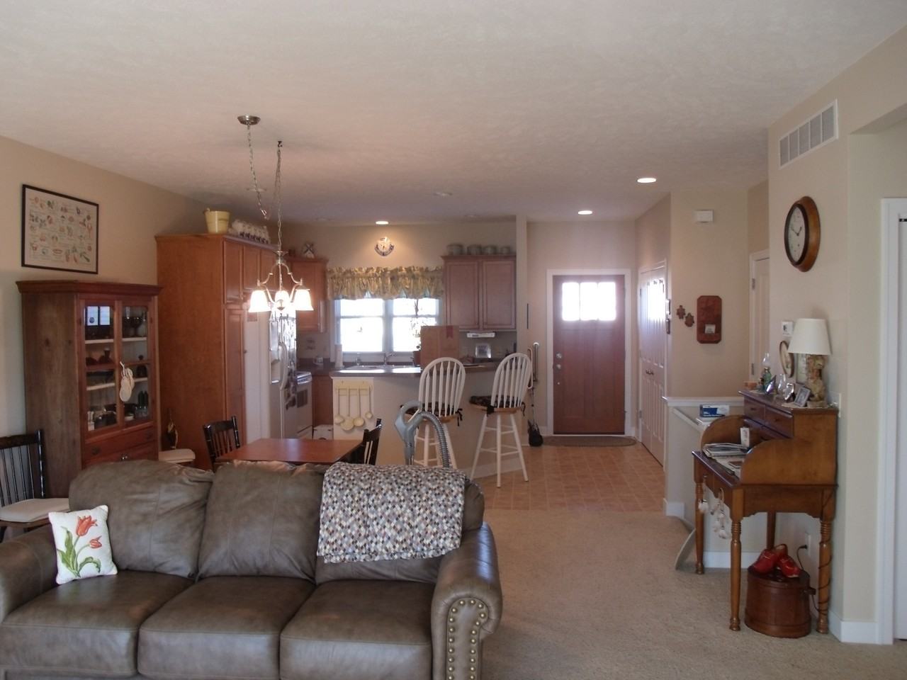 1685 S Trillium Cir - Photo 2 of 6