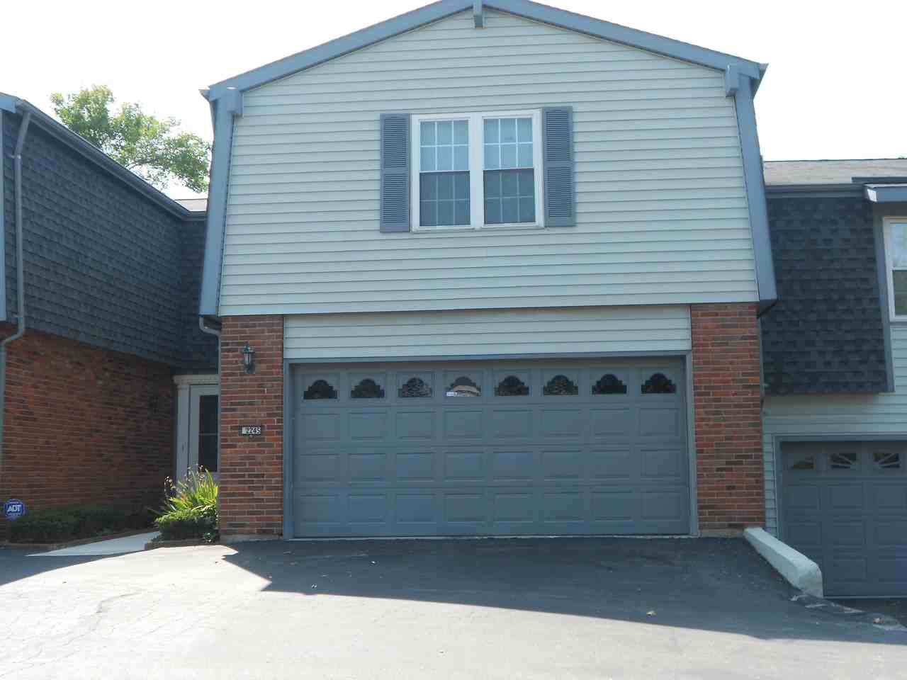 2245 Village Green Pkwy - Photo 2 of 21