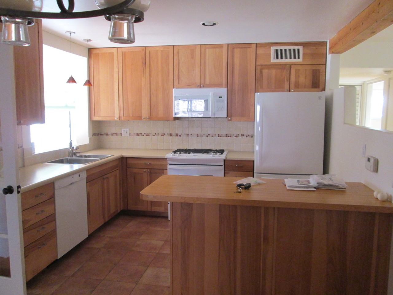 215 Sereno Dr - Photo 3 of 9