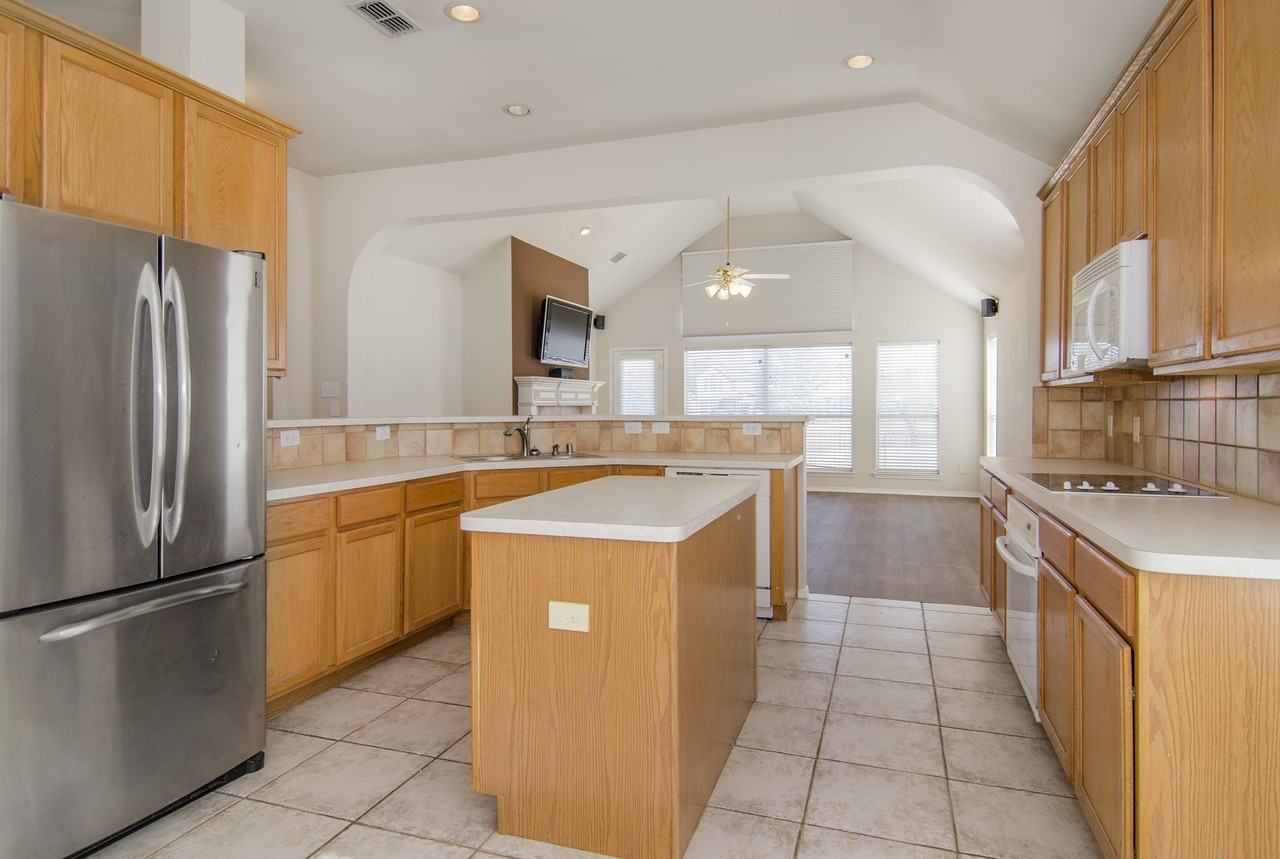9140 Blue Grass Trail - Photo 3 of 9