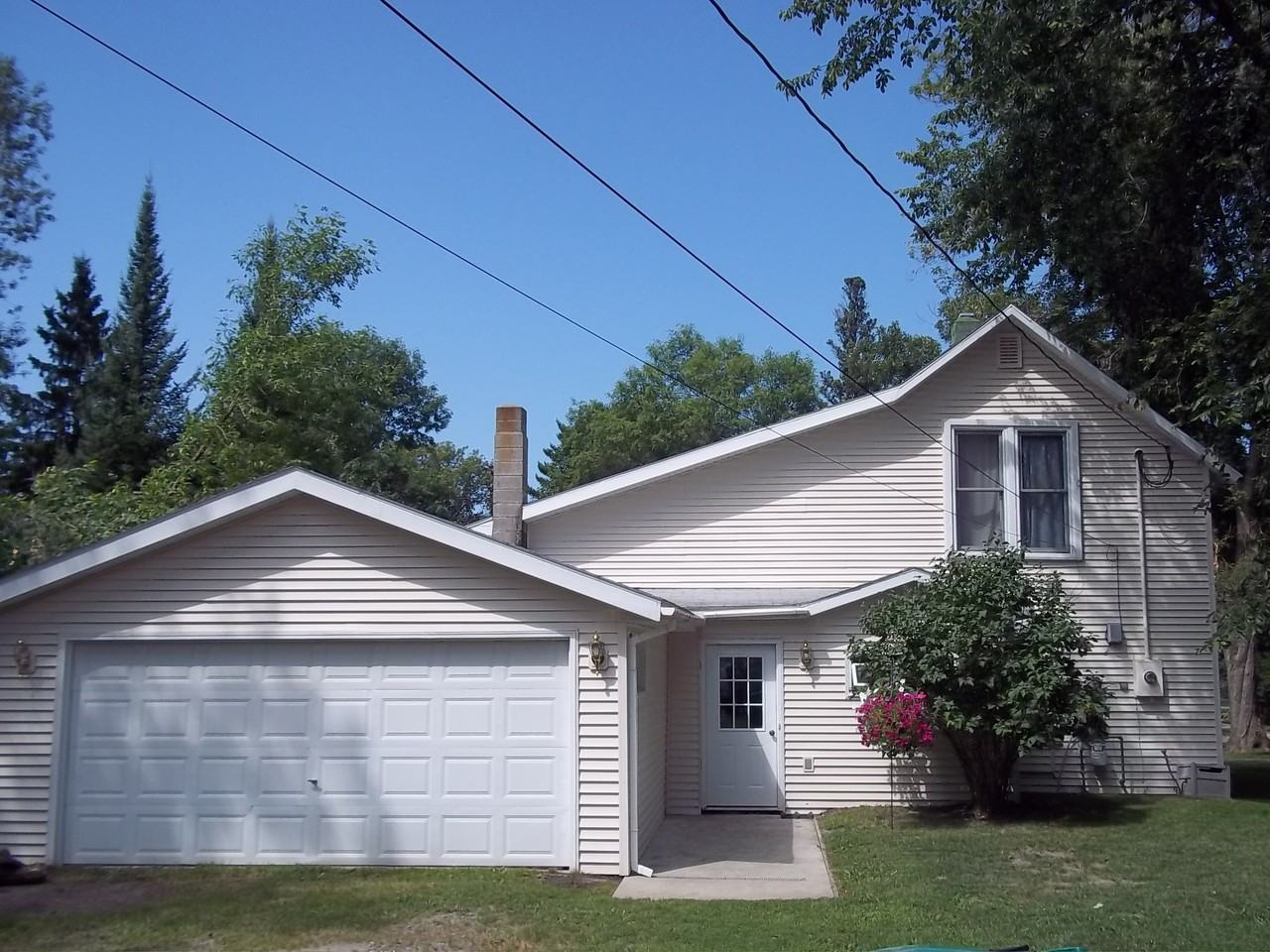 620 NE 3rd Ave - Photo 2 of 8