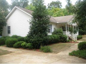 3306 Poplar Dr - Photo 2 of 11