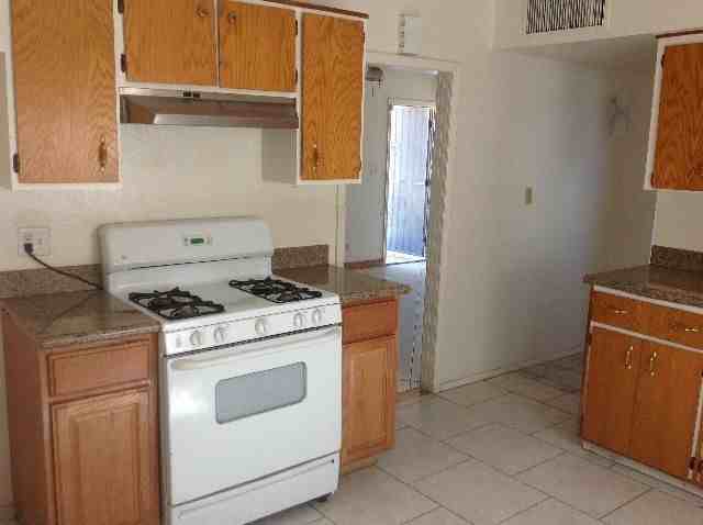 2013 W Roeser Rd - Photo 2 of 5