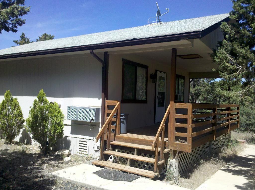 126 N Butch Cassidy Trail - Photo 2 of 7