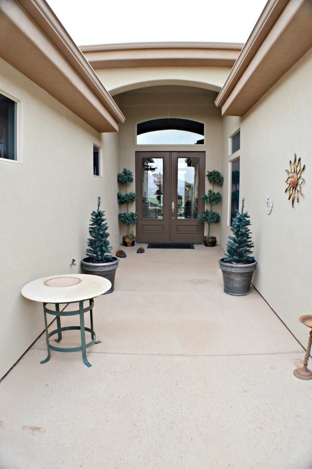 2114 Azzurro Dr - Photo 2 of 13