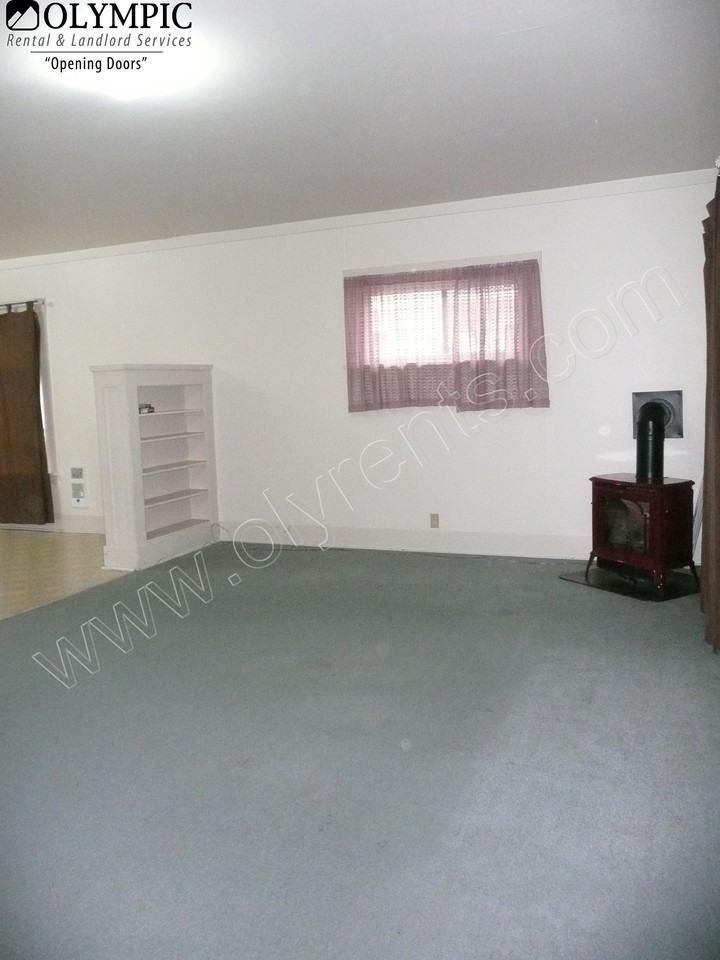 357 Sussex Ave E - Photo 2 of 6