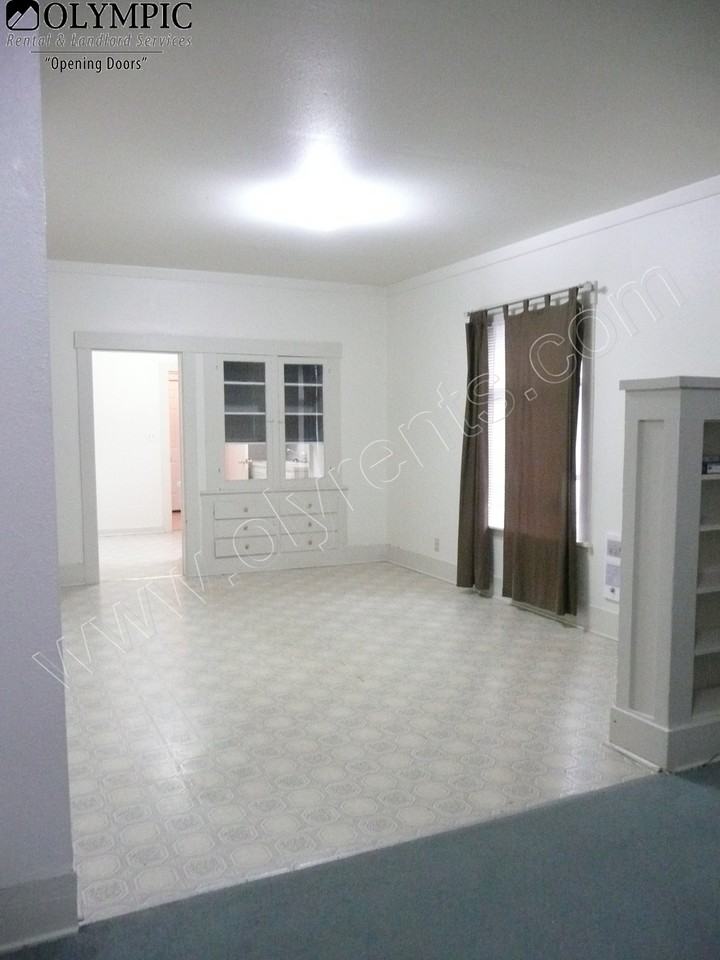 357 Sussex Ave E - Photo 3 of 6